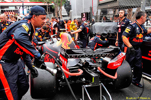 В Red Bull не будут менять MGU-K на машине Риккардо