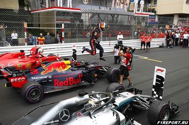 Red Bull, Mercedes и Ferrari повторили рекорд 30-летней давности