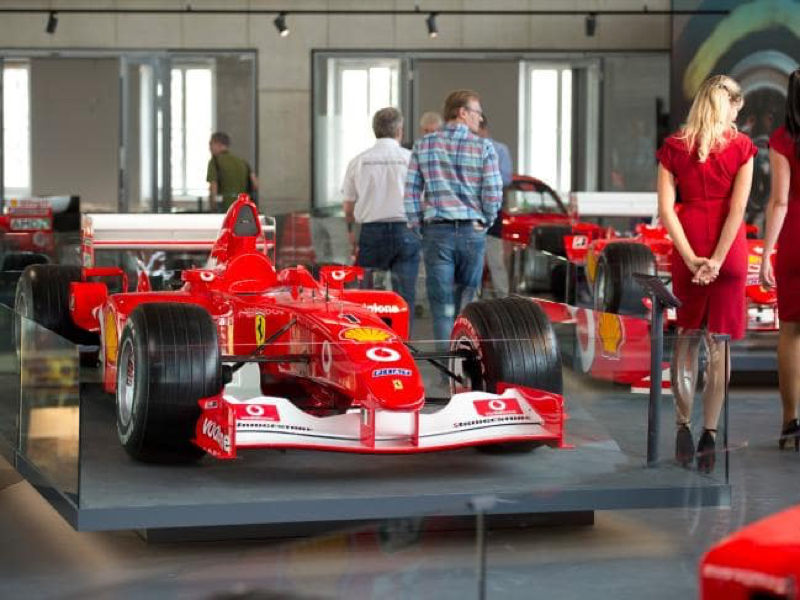 Видео: В Кёльне открылась выставка машин Михаэля Шумахера