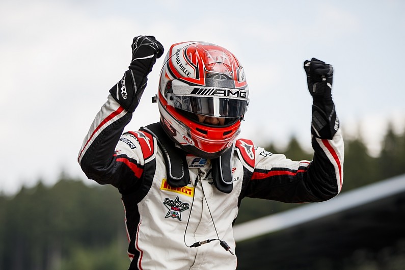Расселл выиграл первую гонку “Формулы-2” в Австрии. Маркелов стартует с поула в воскресенье