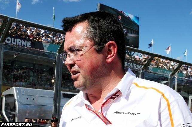Эрик Булье покинул пост гоночного директора McLaren
