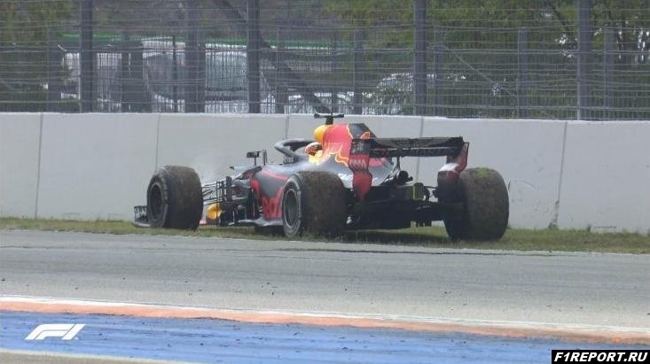 В Red Bull недовольны тем, что в Германии на машине Риккардо поменяли не все узлы мотора