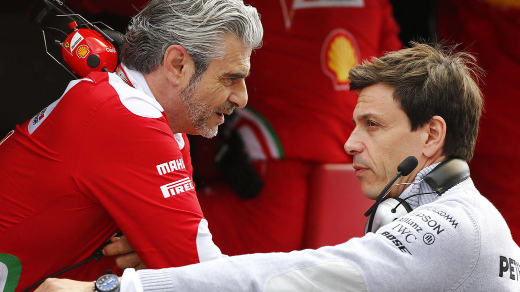 В Mercedes признали, что отстают от Ferrari в плане мощности мотора