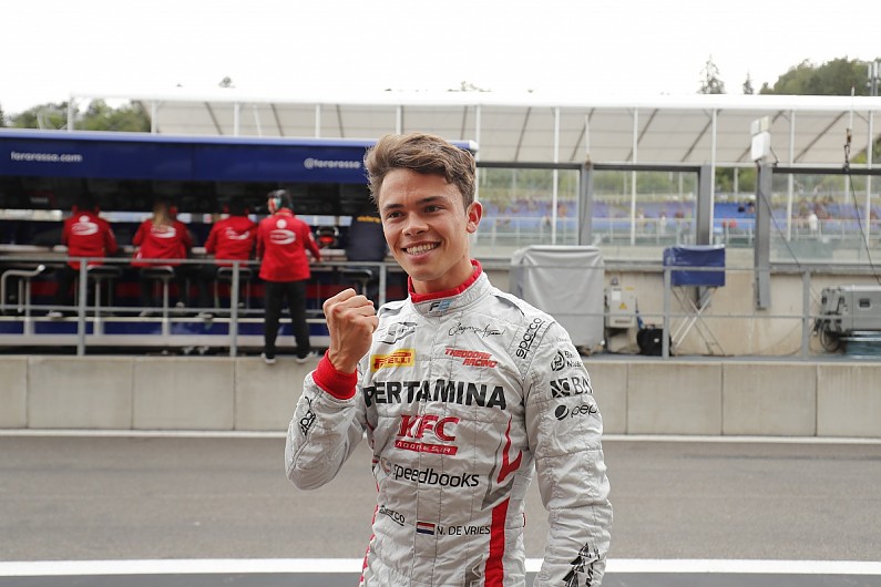 Ник де Врис завоевал первый поул в “Формуле-2”. Маркелов – десятый