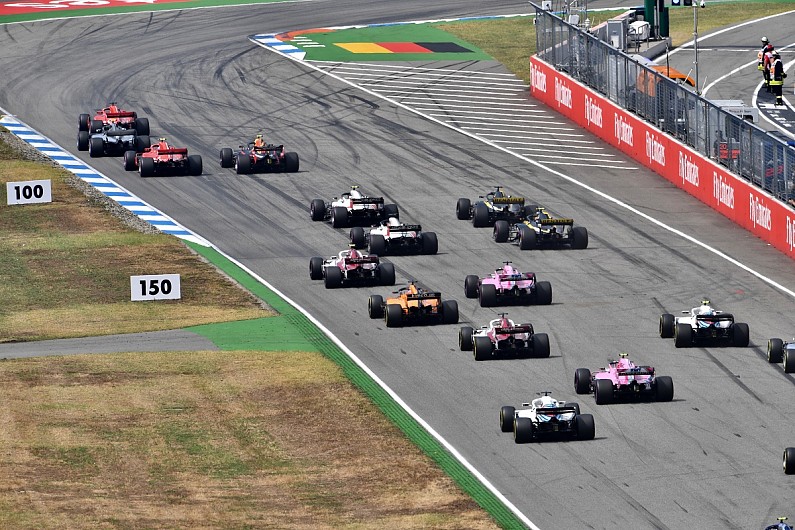 Опубликована предварительная версия календаря “Формулы-1” на 2019 год