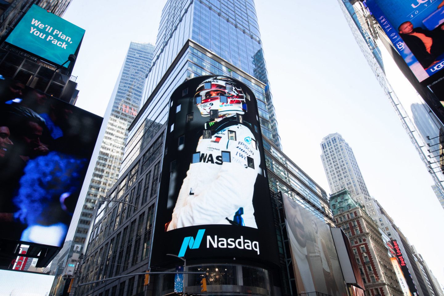 Льюис Хэмилтон и Тото Вольф посетили биржу NASDAQ в Нью-Йорке