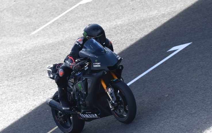 Льюис Хэмилтон: Моя новая любовь – это езда на гоночном мотоцикле