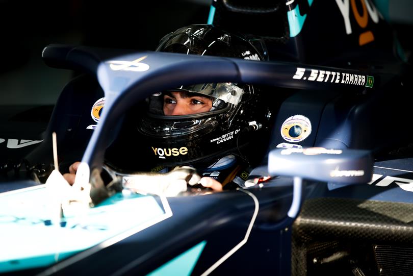 Сержиу Сетте Камара стал лидером тренировки «Формулы-2» в Бахрейне