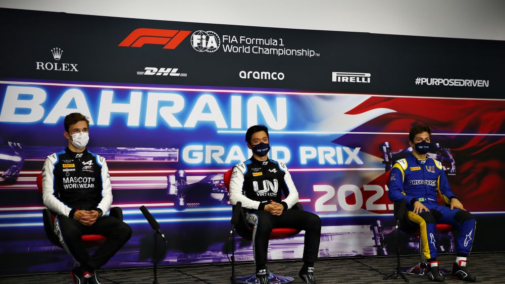 Чжоу: С моей стороны все прошло без проблем. Пресс-конференция по итогам квалификации “Формулы-2” в Бахрейне